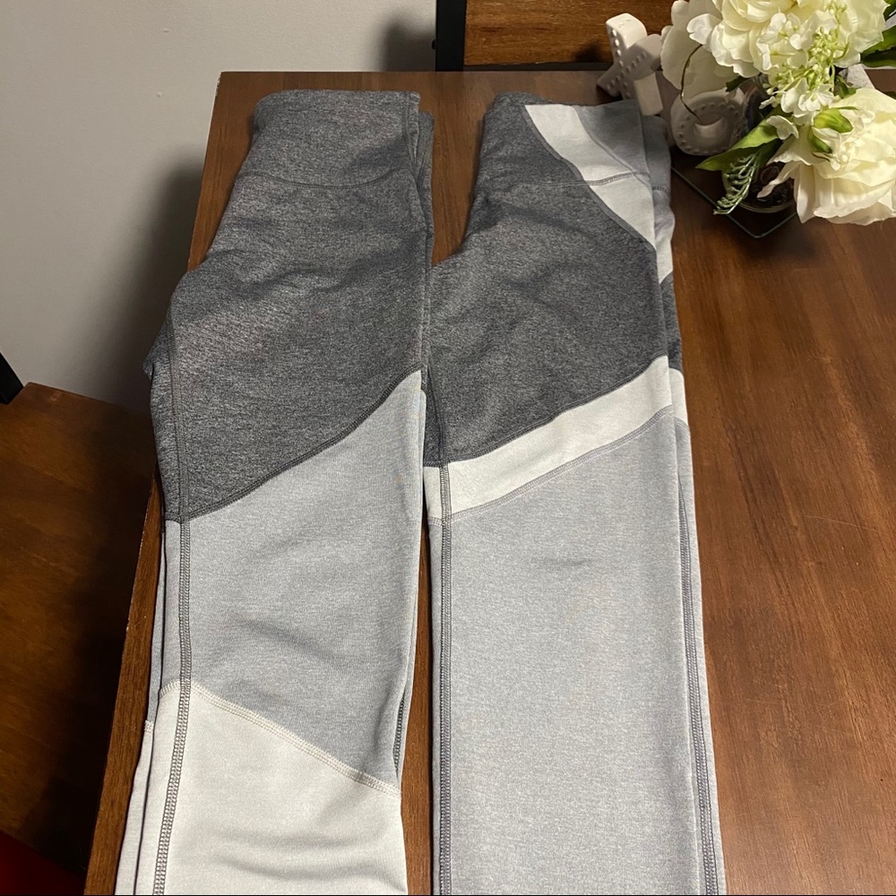 2/$25🟣 Grey/white Old Navy legging bundle